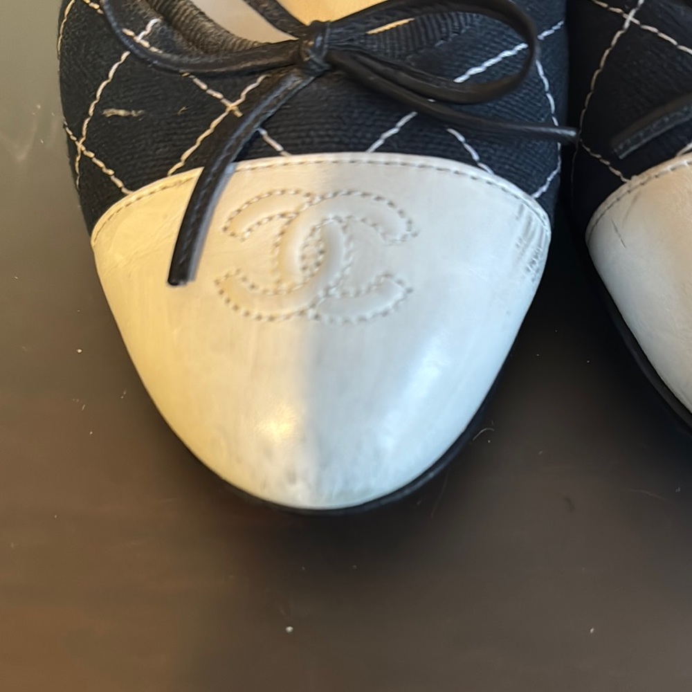 Chanel Blue quilted and white cap toe Women's Shoes Sz 40.5 - Picture 2 of 7